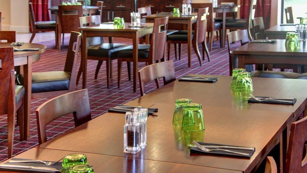 Voco Fareham - Solent By Ihg Hotell Exteriör bild